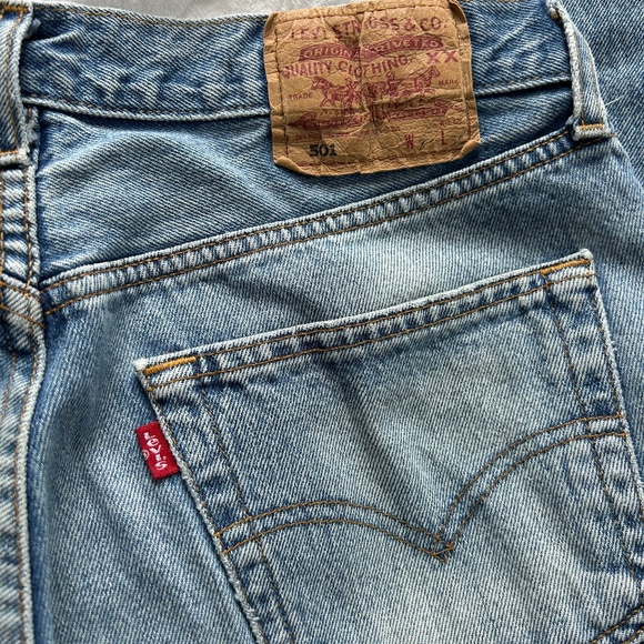 Authentic Vintage Levi’s 501 - Picture 3 of 12